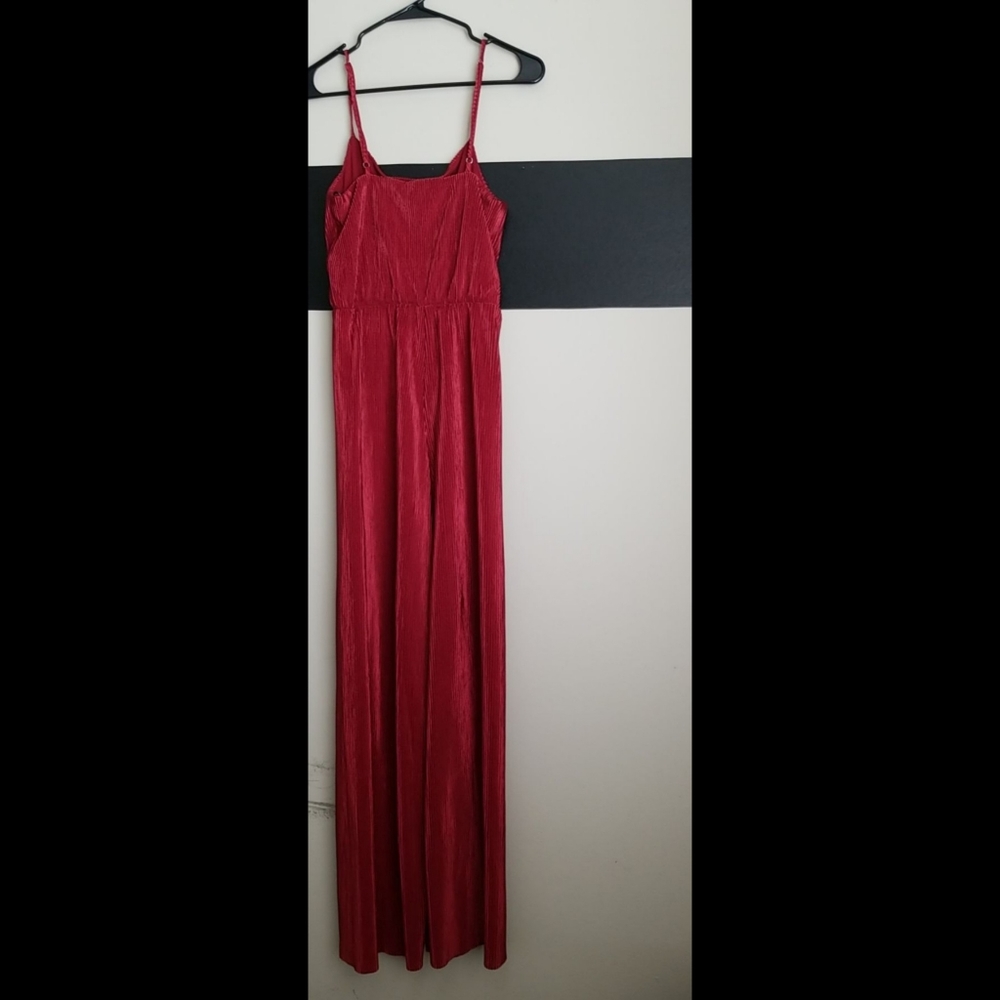 🆕️ LISTING!! NWOT FOREVER 21 CRIMSON PLISSE JUMPSUIT - Picture 11 of 16